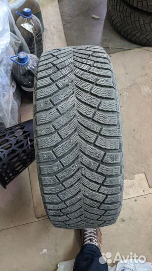 Michelin X-Ice North 4 235/45 R18 98T