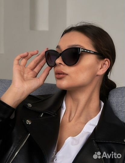 Очки солнцезащитные