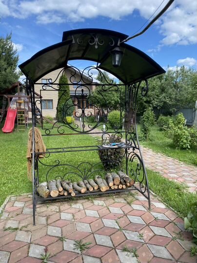 Дом 189,9 м² на участке 12 сот.