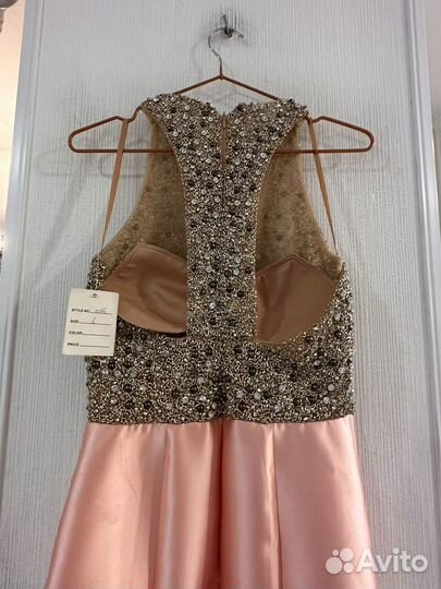 Вечернее платье