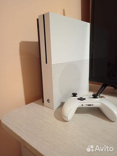 Xbox one s 1tb с играми