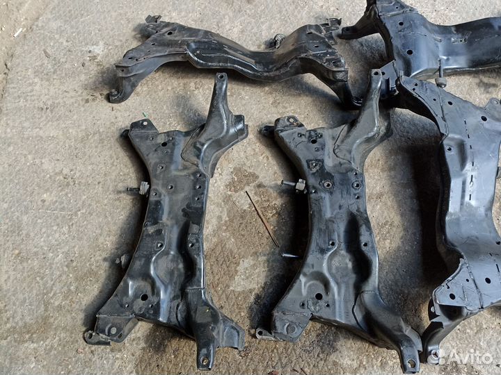 Подрамник Митсубиси лансер 9