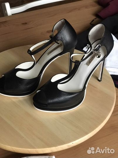 Туфли новые Мэри Джейн 37