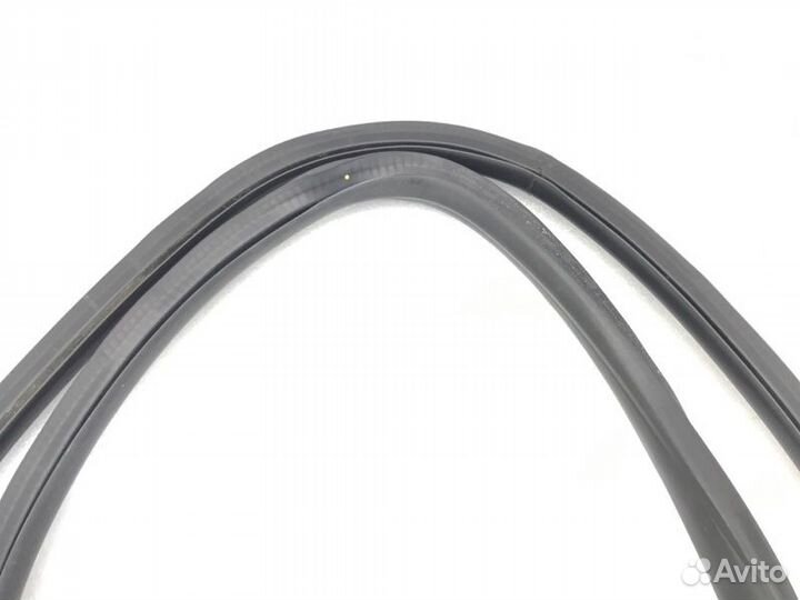 Уплотнительная резинка передняя правая Chevrolet