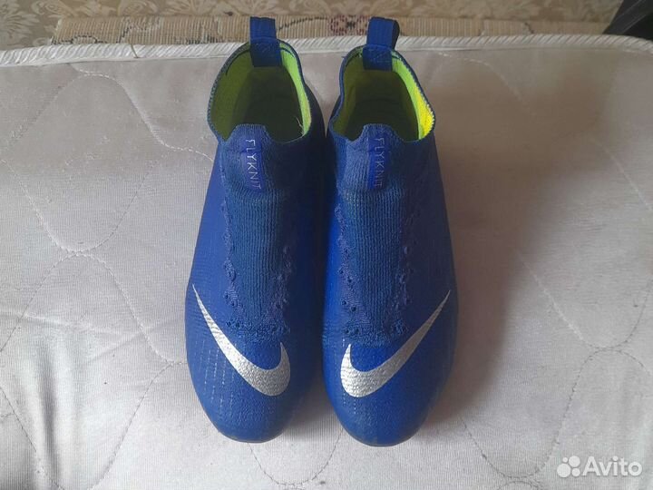 Футбольные бутсы nike mercurial