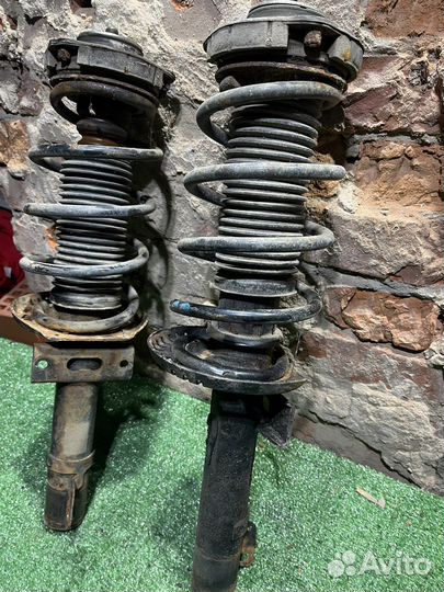 Стойки передние в сборе Skoda Fabia 1999-2007