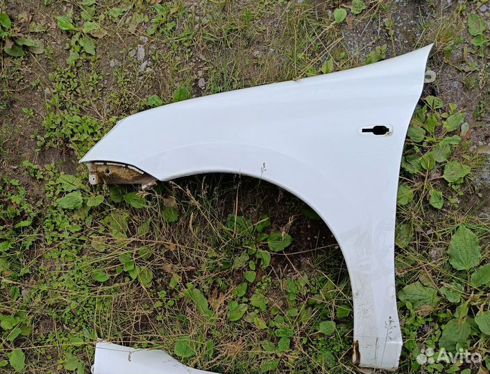Крыло правое/левое Гранта Калина2 240 Белое облако