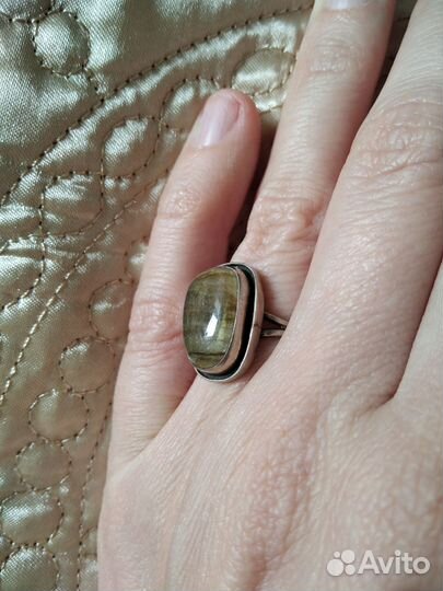 Кольцо с лабрадоритом р. 16,5