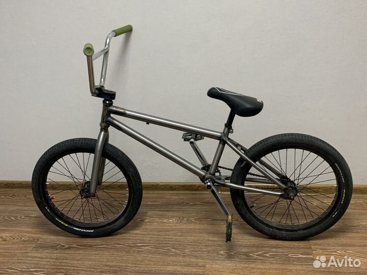 BMX 713 bikes scream