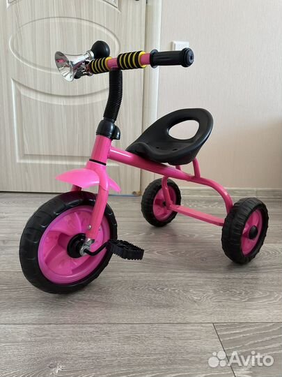 Новый трёхколёсный велосипед