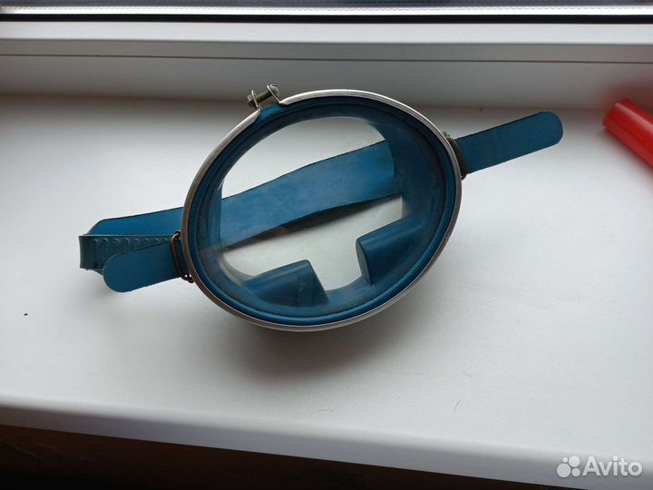 Маска для подводного плавания 1980 года с трубкой