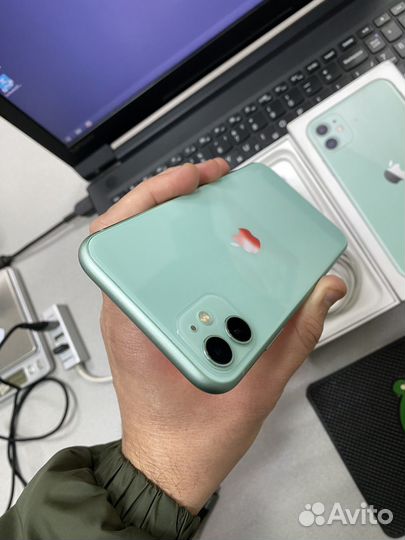 iPhone 11, 64 ГБ
