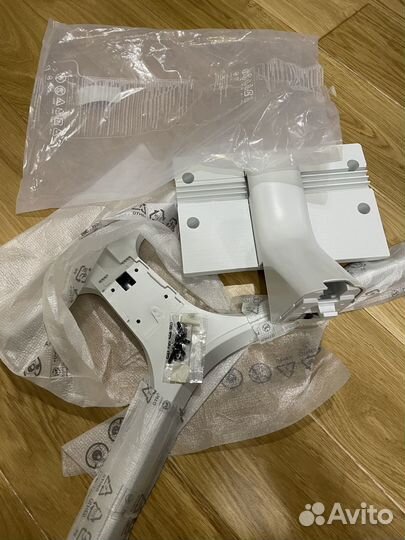 Новые подставки под телевизоры Samsung