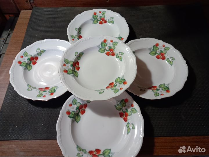 Комплект из 5 тарелок фарфор
