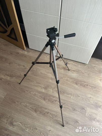 Штатив для фотоаппарата