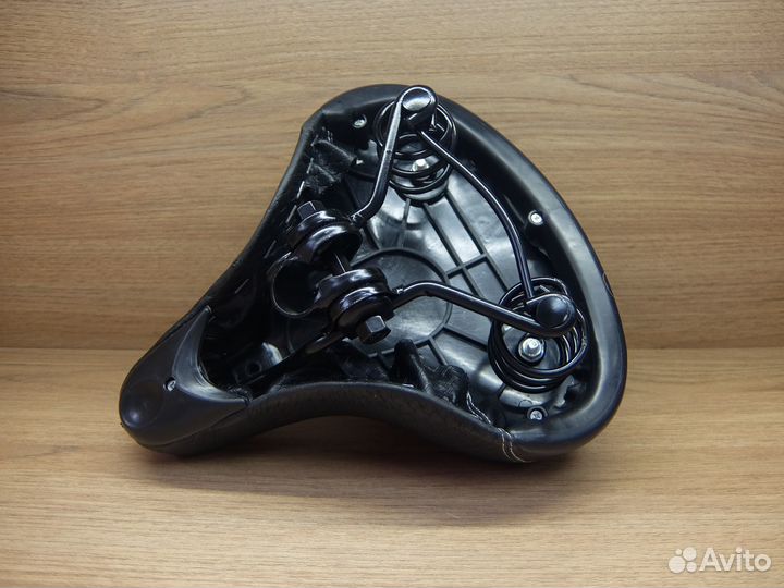 Седло широкое на пружинах