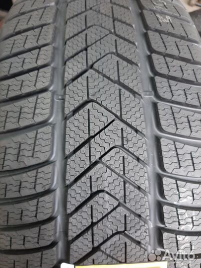 Pirelli Winter Sottozero 3 245/45 R18 100V