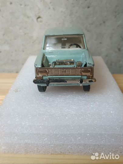 Модель автомобиля Москвич 426 1:43 СССР