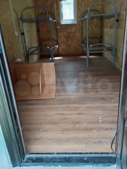 Коттедж 10 м² на участке 1 сот.