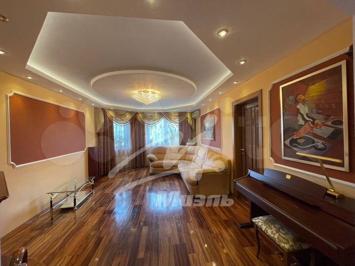 6-к. квартира, 146,5 м², 4/8 эт.