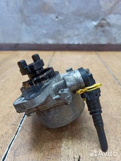 Вакуумный насос Opel Corsa D A13DTC 2012