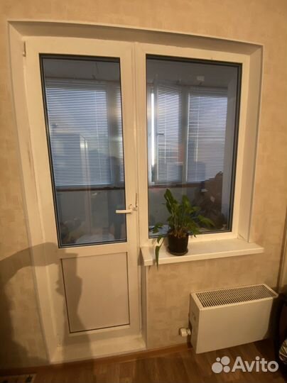 Входная группа бу + окно с балкона 340х156