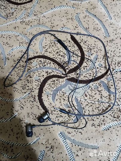 Наушники с микрофоном