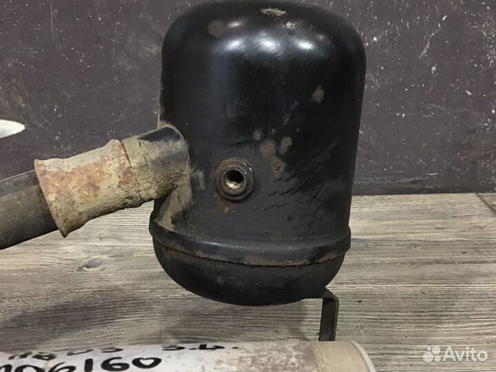 Стойка пневматическая задняя правая Audi A8 D3