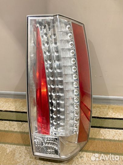 Cadillac escalade 3 фонарь оригинал