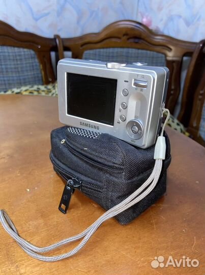 Компактный фотоаппарат