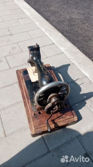 Швейная машинка singer