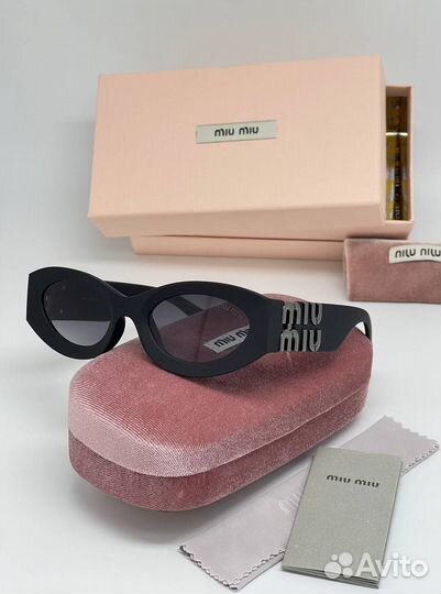 Солнцезащитные очки miu miu