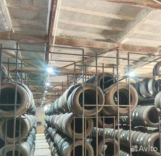 Goodyear Ice Navi Zea 215/65 R16 98T