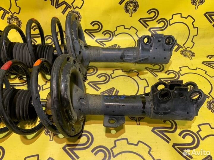 Стойки комплект передние Toyota Camry ACV30 2AZ-FE