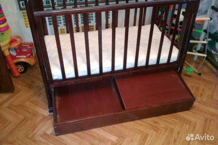 Кровать и матрас