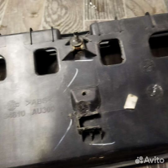 Накладка крышки багажника Nissan Primera 2002-2008