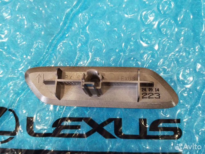 Крышка форсунки Lexus Rx (4) левая черная 15-19