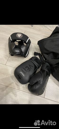 Шлем и перчатки