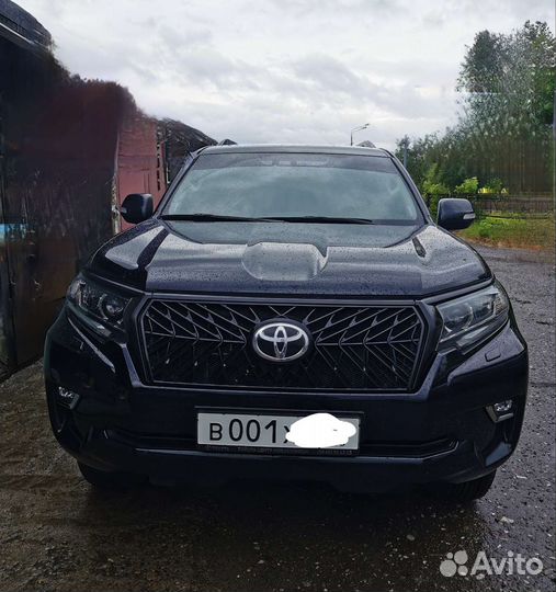 Решетка радиатора Toyota Prado