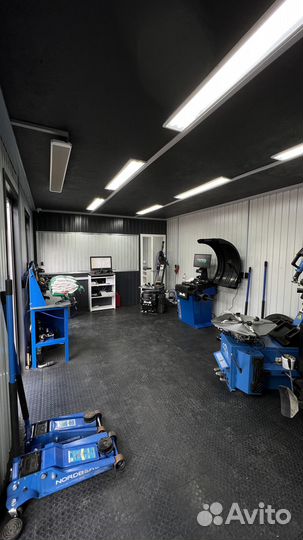 Шиномонтажник