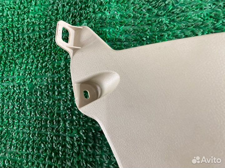 Обшивка стойки прав. перед. Toyota Lx570, Land cru