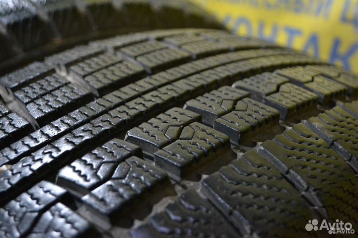 Toyo Winter Tranpath MK4a 215/65 R16