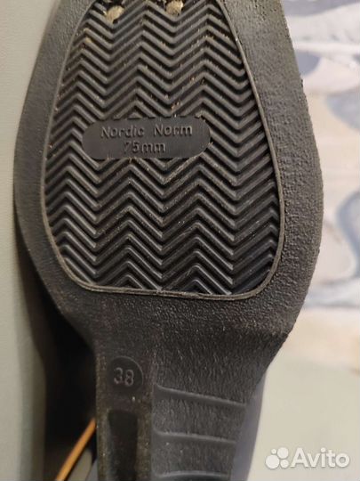 Лыжные ботинки 38 размер