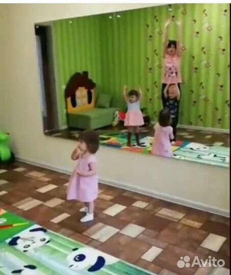 Большое настенное зеркало