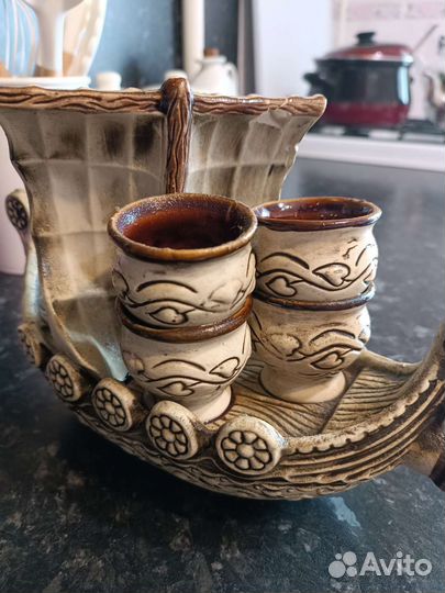 Графин с рюмками