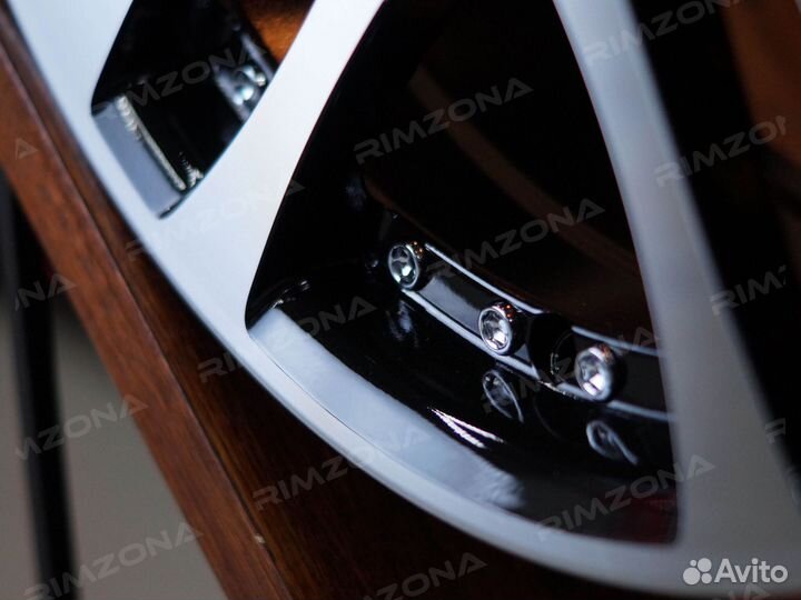 Литые диски Рельсы R17 на Solaris. Арт763