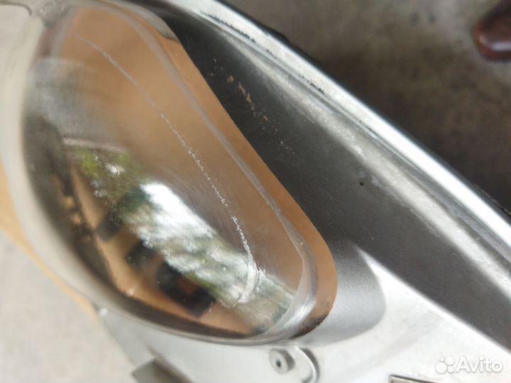 Стекло фары Lexus GS