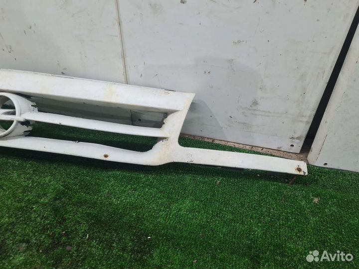 Решетка радиатора Opel Astra F