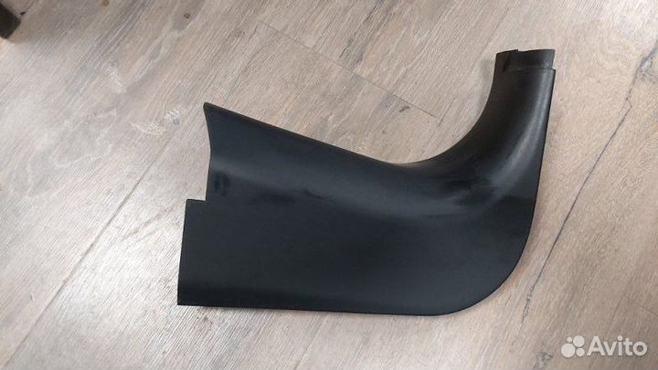 Накладка стойки передняя правая Bmw X3 2.0D E83