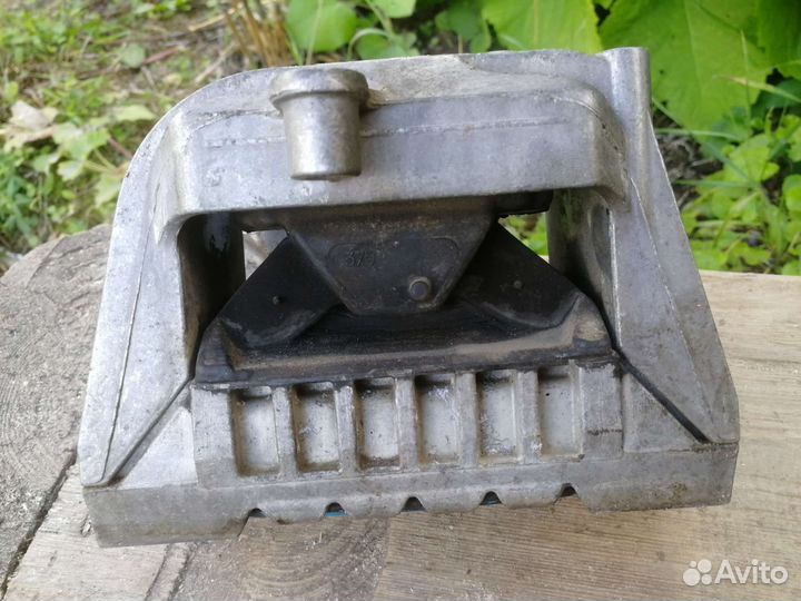 Подушка двигателя volkswagen